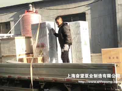 消防水泵供水設(shè)備裝車送貨現(xiàn)場