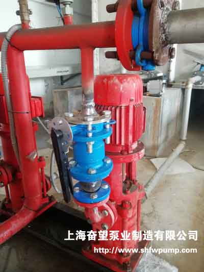 消防增壓穩(wěn)壓供水設(shè)備加裝閥門(mén)管件，修補(bǔ)漏水