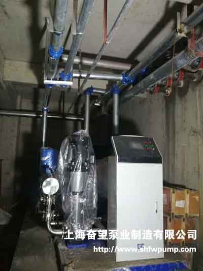 智能無(wú)負(fù)壓變頻給水設(shè)備安裝完畢，管路架設(shè)完成