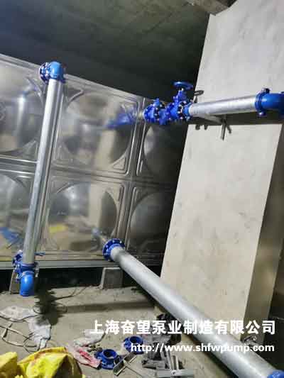 不銹鋼生活水箱安裝完成，管路連接完畢