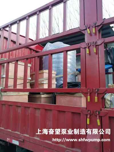 深井潛水泵、隔膜氣壓罐、安裝管件閥門裝車送貨